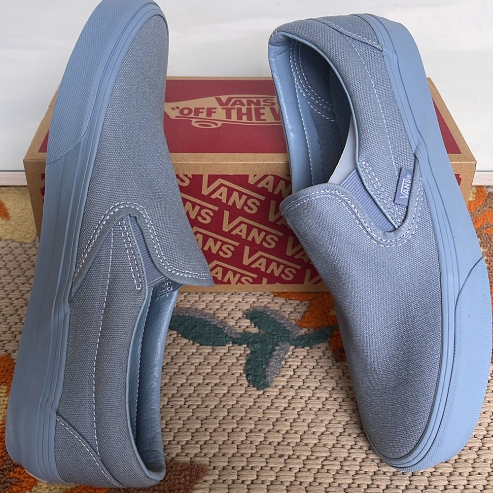 Van’s WMNS Classic Slip-On
Pastel Mono Dusty Blue
VN000CT5DSB
Sneakers - Picture 14 of 16